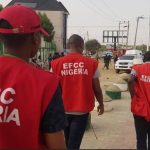 In Lagos, an EFCC official slumps and passes away.