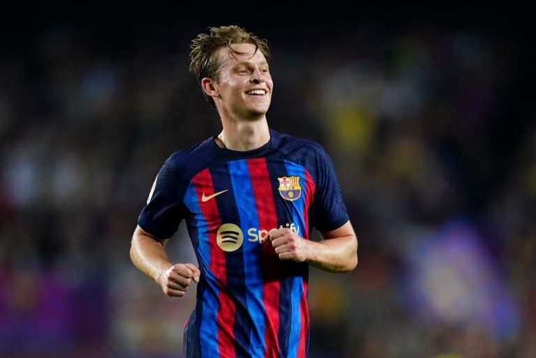 Barcelona Sporting Director Deco replaces De Jong with an EPL midfielder.