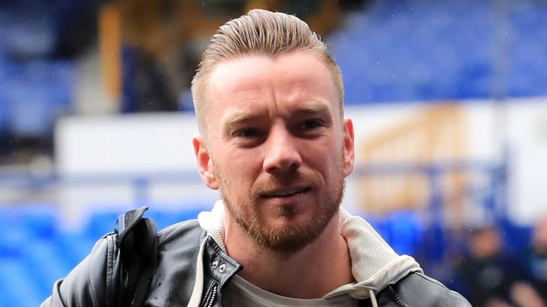 EPL: He’s feeling the heat – Jamie O’Hara discloses when Man Utd will dismiss Amorim