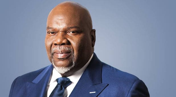 T.D. Jakes gives his daughter leadership of the Potter’s House.