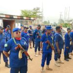A wheelbarrow pusher fatally stabs a coworker in Nasarawa