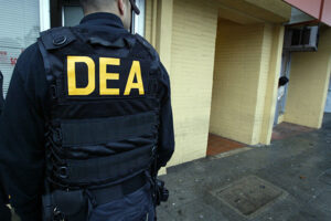 In a nightclub raid, the US detains more than 100 migrants.