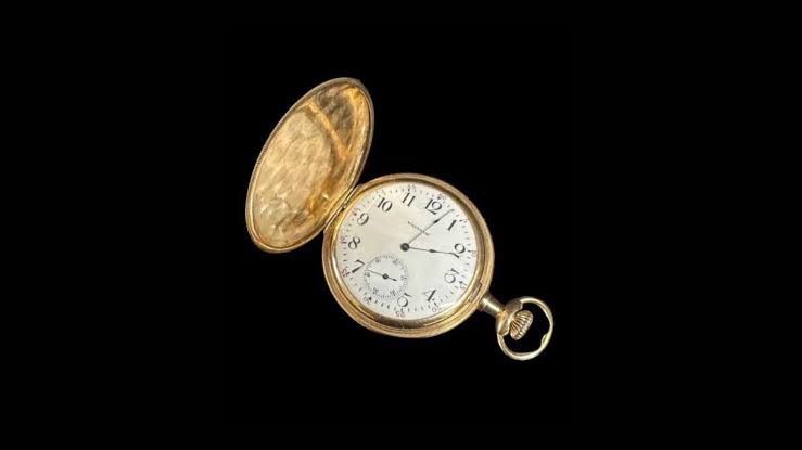 The pocket watch of a Titanic victim will bring £50,000 at auction.