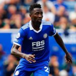 Leicester City bereitet sich auf den Verlust von Wilfred Ndidi für 9 Millionen Pfund vor, während Peter Olayinka von seiner Verletzung genesen ist.