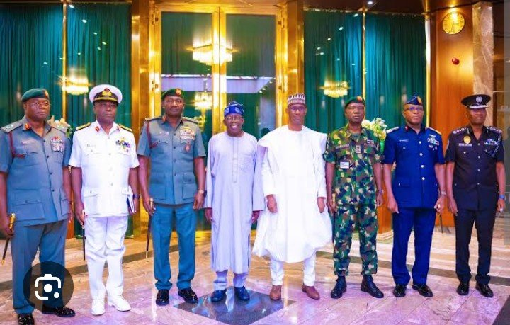 Just in: Tinubu Has a Private Meeting With IGP and Service Chiefs