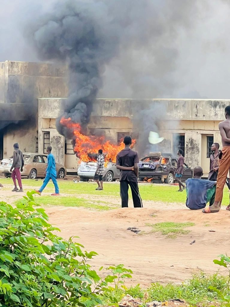 Breaking: Protest erupts in Kwara, setting NDLEA office and Emir’s Palace on fire