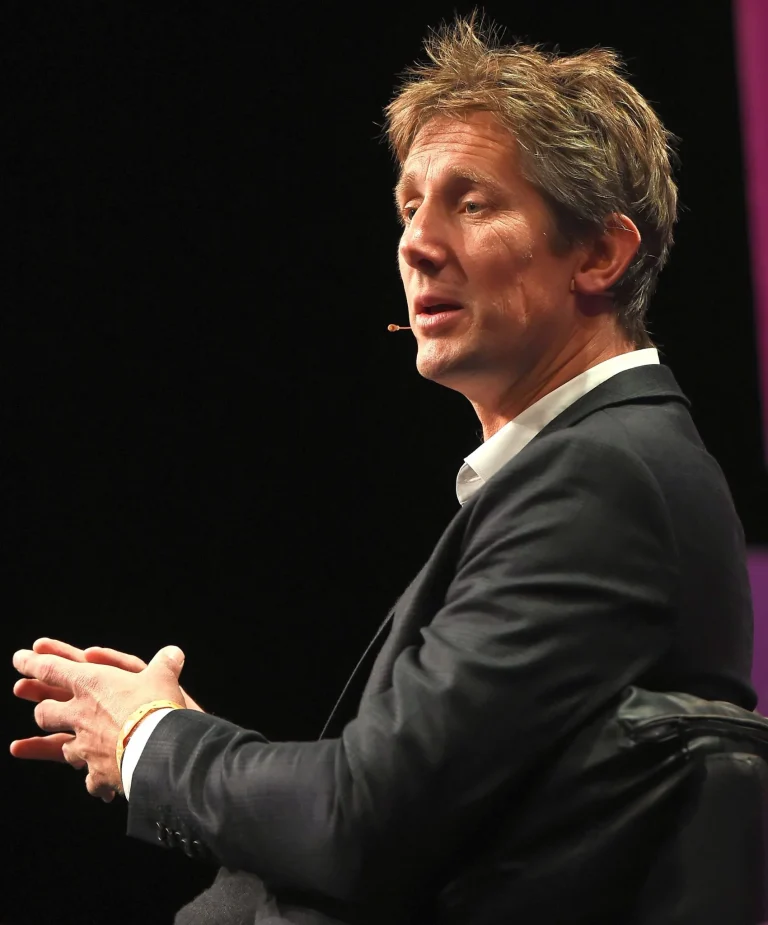 EPL: Van der Sar forecasts a surprising club will claim the title next season