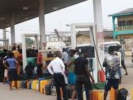 Smuggling: FG warns of possible closure of filling stations in border towns