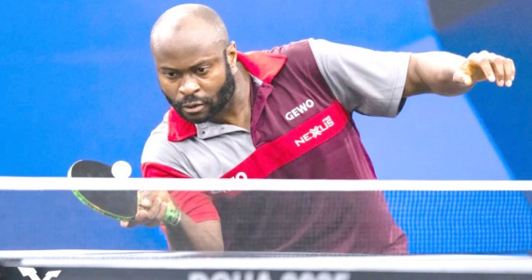 Aruna und Goda nehmen die Aktion beim WTT-Star-Contender wieder auf.
