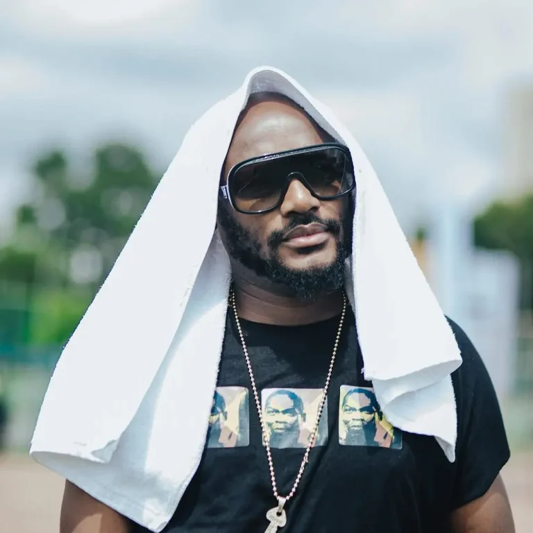 2Baba introduces its new management group.