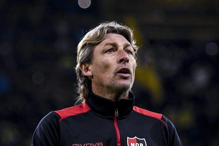 EPL: Gabriel Heinze, a former Manchester United defender, will join Arsenal