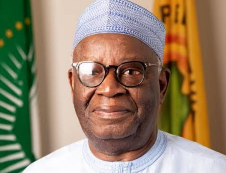 Cabal snuck memos to Buhari because he recognized his weakness. Former Head of Staff Gambari