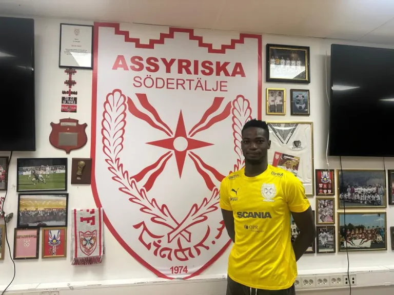 Transfer: Nigerian goalkeeper signs new contract with Swedish club
