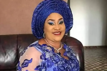Osun First Lady and APC women leaders quarrel over grant distribution.