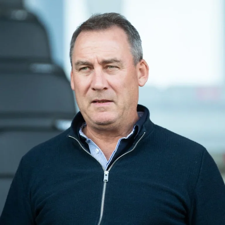 SPORTEPL: Rene Meulensteen selects teams to contend for the crown, saying, “There will be little twists.”
