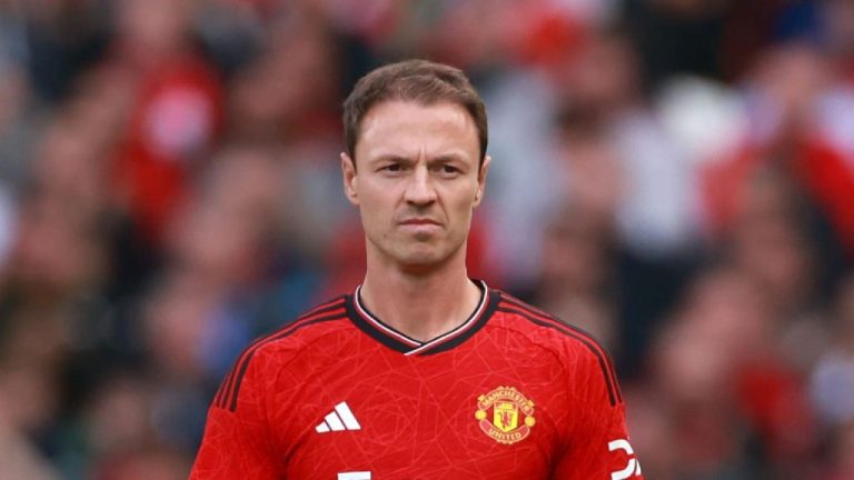 Jonny Evans of SPORTMan Utd asserts that two teammates are superior to everyone else.