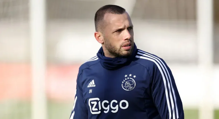 Galatasaray’s Victor Osimhen has three qualities listed by Ajax manager John Heitinga.