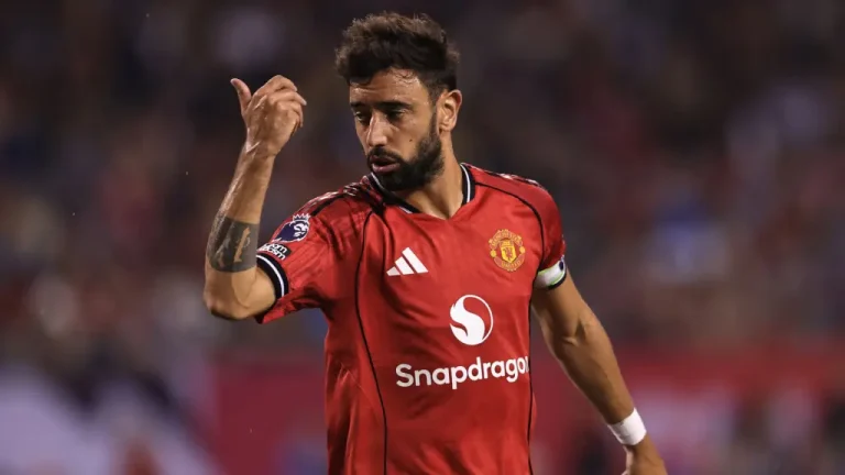 Evra criticizes Bruno Fernandes, saying, “You’re too everywhere, playing out of position.”