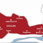 Ogun employees celebrate their early December salary and end-of-year bonus.