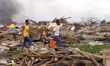Lagos: We’re not animals; the government should help us—Oworonshoki demolition victim cries out.