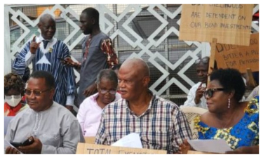 Federal retirees in Lagos protest unpaid arrears and threaten a naked protest across the country.