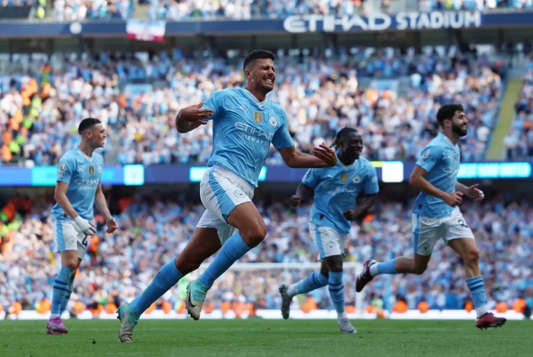 Man City defeats Chelsea to get closer to leaders Arsenal.