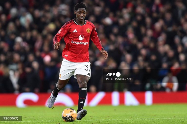 Mainoo secures a new deal with Manchester United