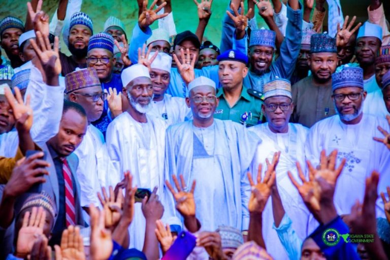 Politics: PDP mainstays defect to the APC, intensifying divisions in Jigawa