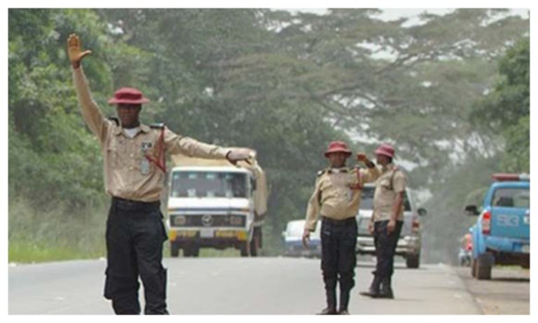 In Kaduna, FRSC takes action against mixed loading by articulated lorries.