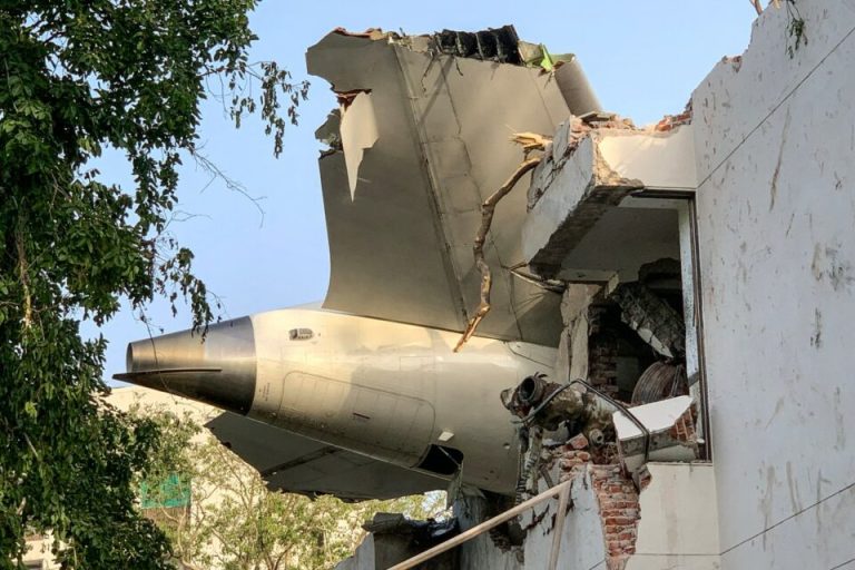 Indian pilots want the Air India accident investigated further.