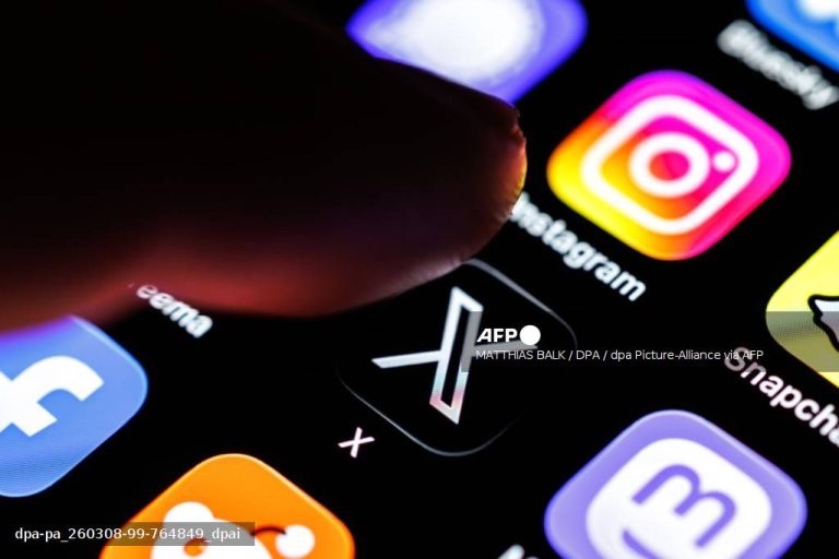 Four out of five Nigerians are in favor of limiting children’s access to social media—FG
